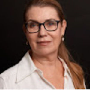 Meet your Posher, Claire